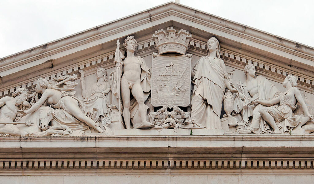 里斯本市政厅的三角楣，由卡尔梅尔（Calmels）设计。